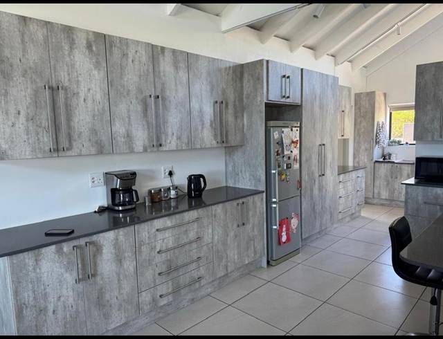 4 BEDROOM HOUSE FOR SALE IN NUM NUM CAPE ESTATE